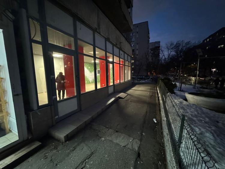 Spatiu stradal 75 mp, vitrina 10 m, 3 fazic – Ceahlau - 1