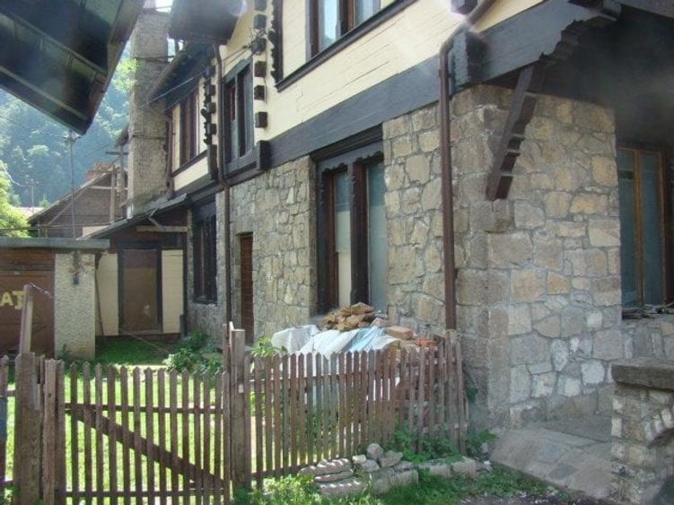 Proprietar vand  teren de 3313 mp Sinaia central si apartament in vila! - 2