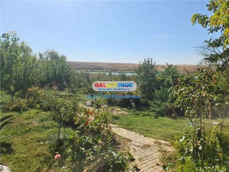 Casă cu 5 camere cu Teren 2400 Mp în Sărulești
