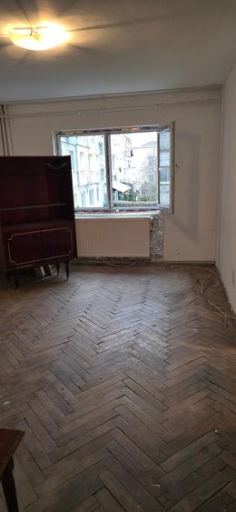 ETaj 1 , micro 9 Târgoviște. Vanzare apartament 2camere - 7