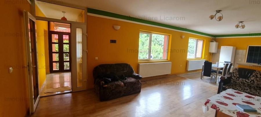 Casa individuala cu 2 apartamente, 6 camere,teren 403 mp,ASTRA. - 9