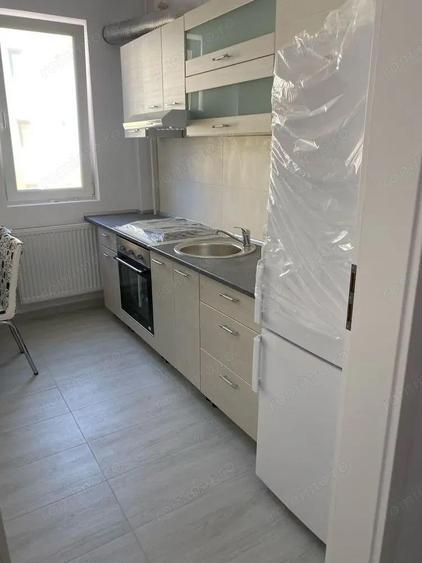 Decomandat, etajul 1, bucatarie inchisa. - 4