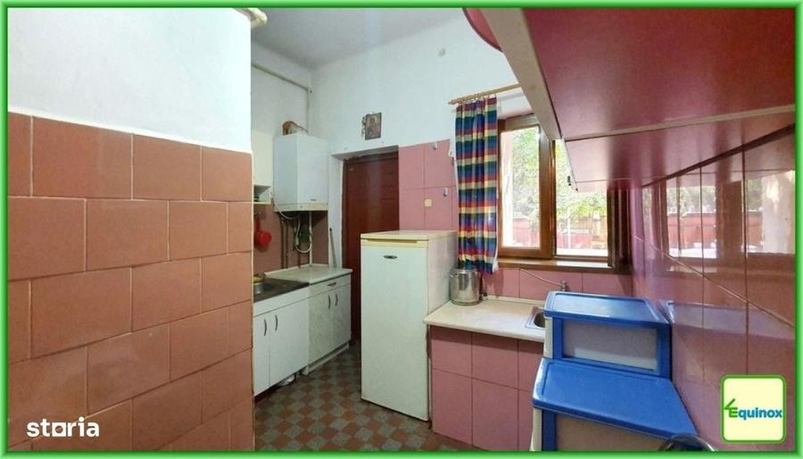 Casă cu 4 camere semidecomandat în Central