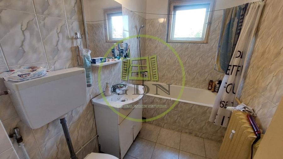 Apartament 3 camere decomandat, etajul 4, 1 Mai zona Insula - 5