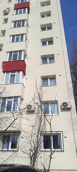 Proprietar,vand apartament semidecomandat Luica 10 10 - 5