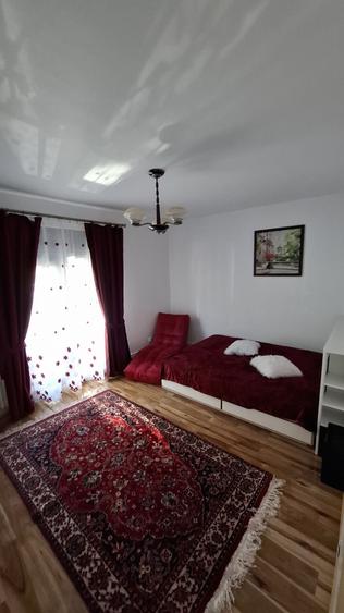 COPOU-ap. 2 camere,50 mp, decomandat,mobilat si utilat,et.1/3,LIBER,BOXA! - 1