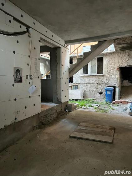 De vanzare Parter casa, ideal locuin?a birouri cabinete spa?iu comercial Caransebe? - 2