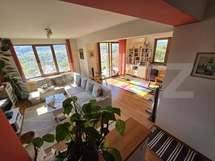Casă cu 4 camere si apartament de 2 camere, 180mp utili view panoramic - 1