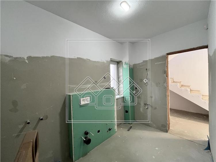 Casa de vanzare in Sibiu - noua, individuala, teren 335 mp - zona buna - 21