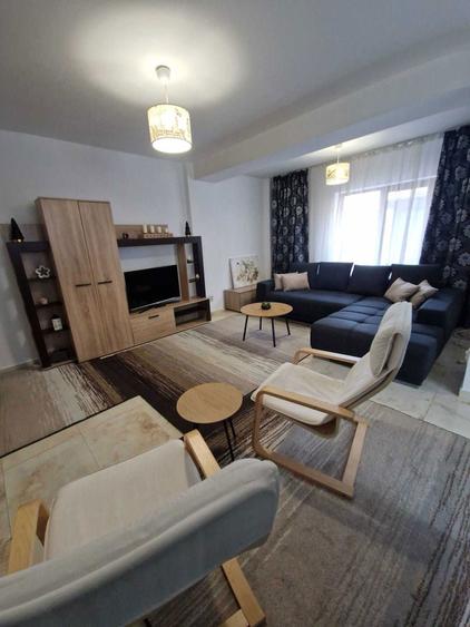 Apartament cu 2 camere, 2 balcoane, 3 zone de dormit - 450 euro - 4