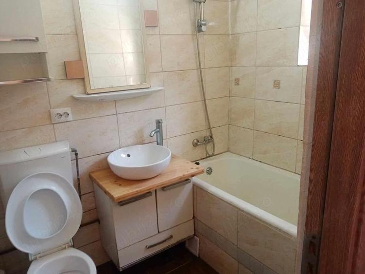 Inchiriem apartament 2 camere zona 1 Mai , centru , centrala proprie , mobilat - 4