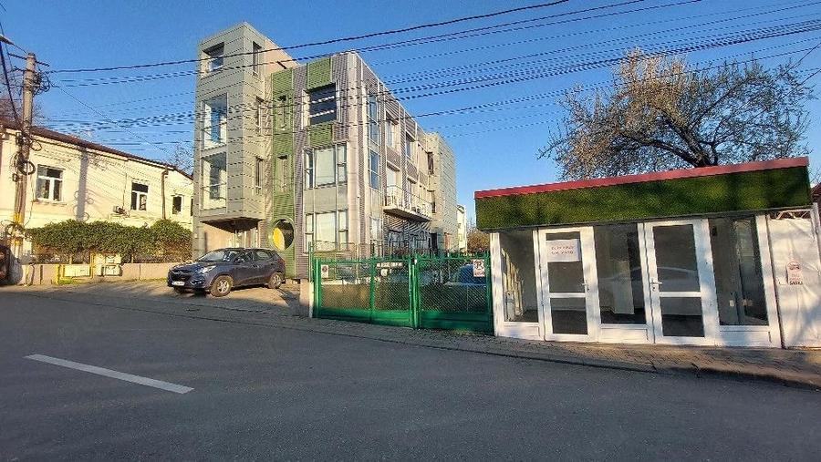 Persoana fizica inchiriez spatiu comercial, zona Palatul Culturii, Ia?i, 20mp. - 10