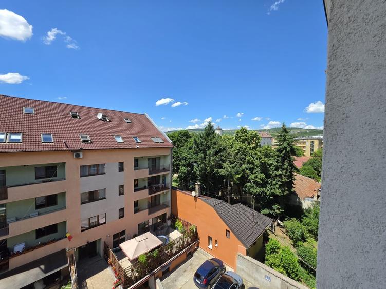 De vânzare apartament 2 camere zona Centrală - 9