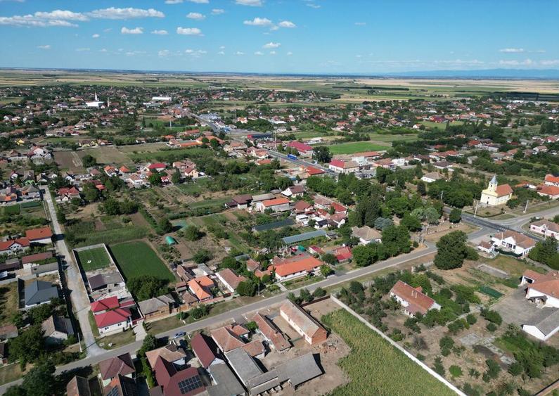 Casa cu teren de 2171 mp, zona centrala ?imand - 1