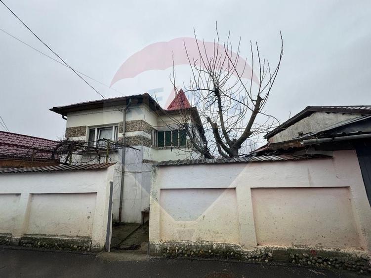 Casă / Vilă cu 5 camere de vânzare în zona Bariera Valcii - 1