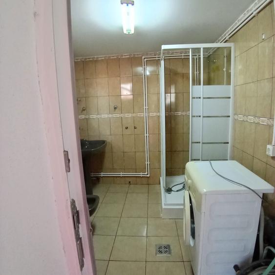 Inchriez apartament la curte - 3