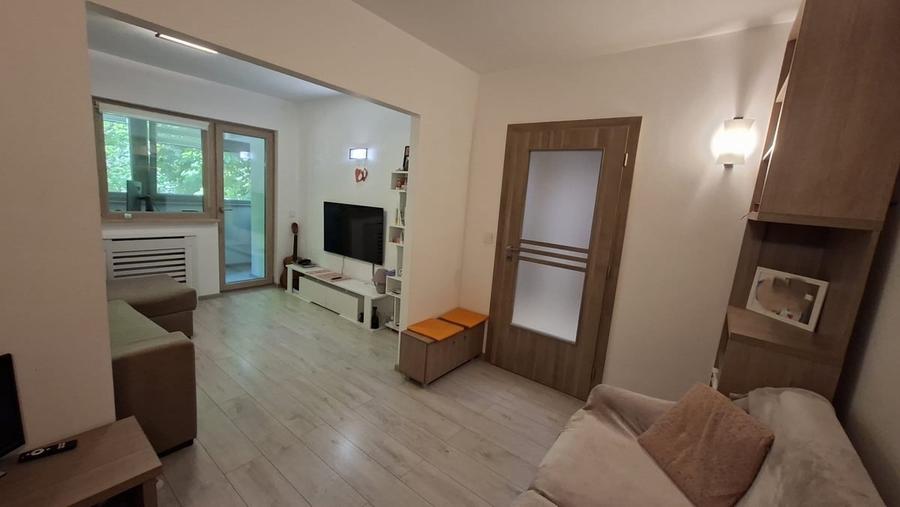 Iasi, Podu Ros, apartament 2 camere complet renovat, 53 mp, etaj 1/10 - 10