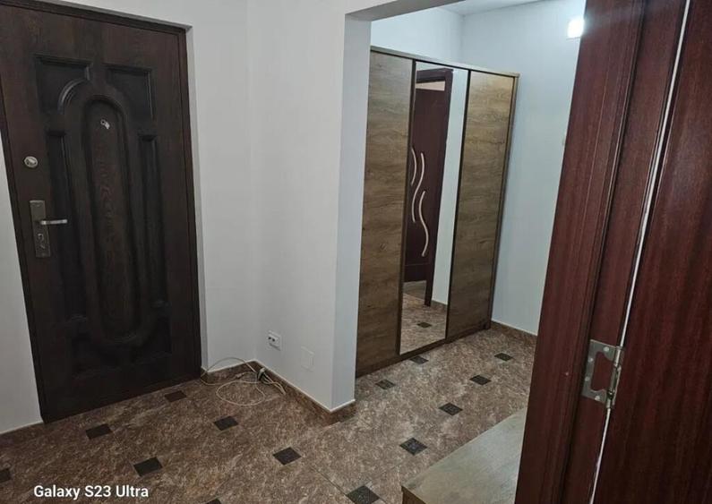 Apartament cu 3 Camere Decomandate-Parter-Zona Burdujeni-CuzaVoda 2 - 4