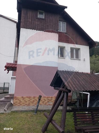 Casa / Vila Moeciu de Sus, zona pitoreasca, 5 camere, pret deosebit - 2