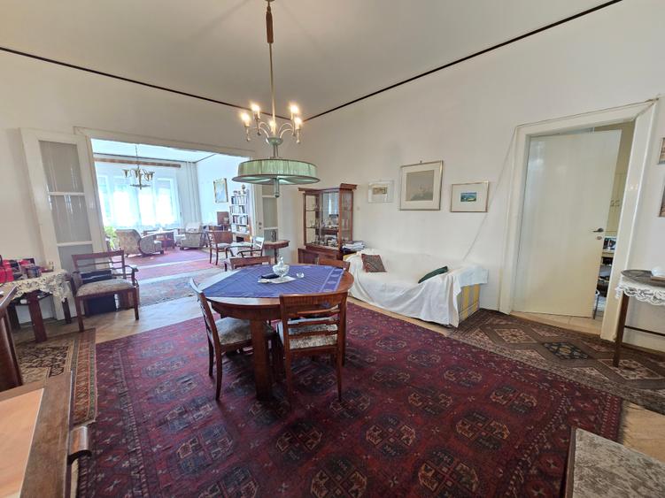 Apartament deosebit in centrul  Timisoarei, cu terasa si curte - 1