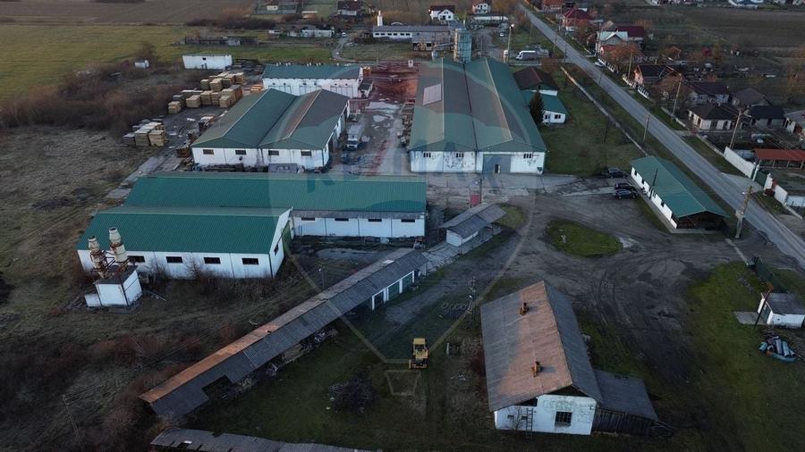 DE VANZARE spațiu industrial de mari dimensiuni - 11