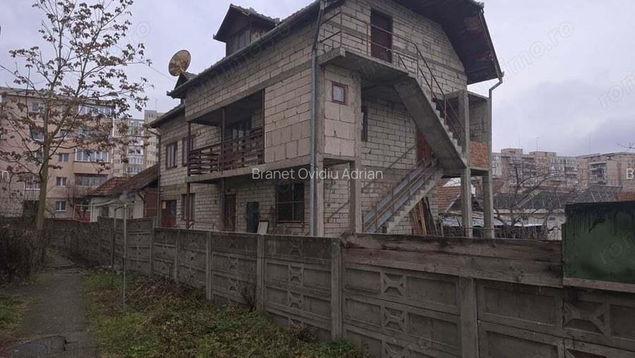 Vand imobil in Deva compusa din 2 corpuri de cladire, zona centrala, suprafata totala de teren 804 m Vand imobil in Deva compusa din 2 corpuri de cladire, zona centrala, suprafata totala de teren 804 m