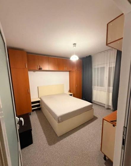 DE VANZARE-APARTAMENT 2 CAMERE-DECOMANDAT-DACIA - 3