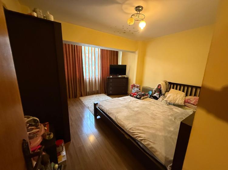 De vanzare Apartament 3 camere - 6