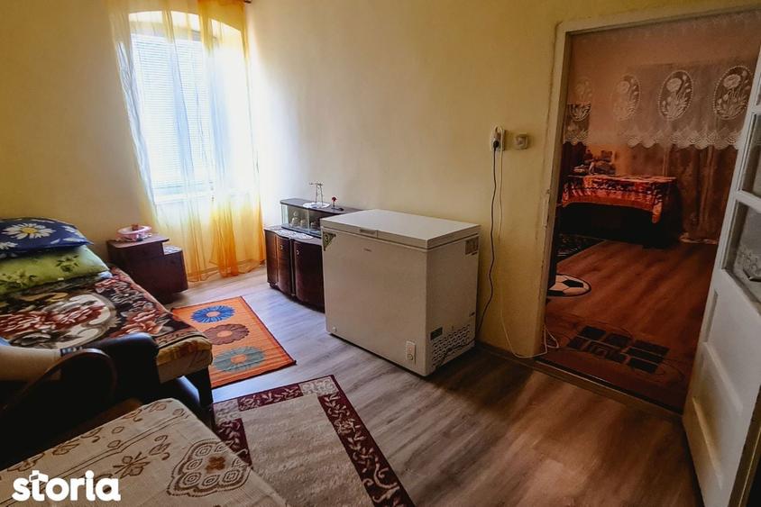 Vand casa 12 camere centrul comunei Pischia. - 16