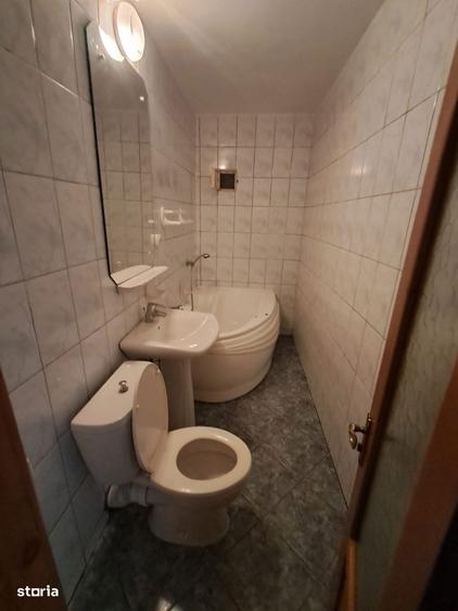 Apartament 3 camere Zona Inspectoratul Scolar - Parter - 70 mp - 9