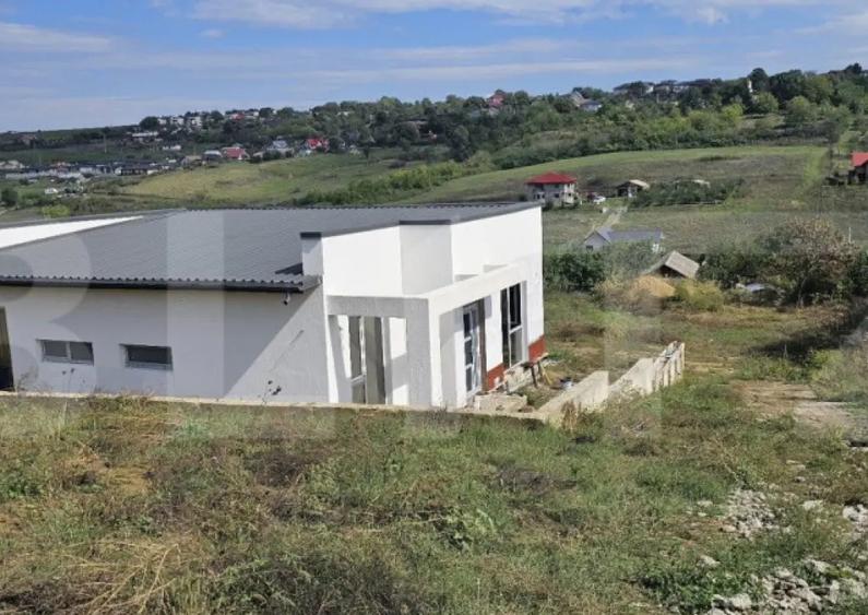 Casa la rosu, 4 camere, terasa mare cu vedere foarte frumoas - 1