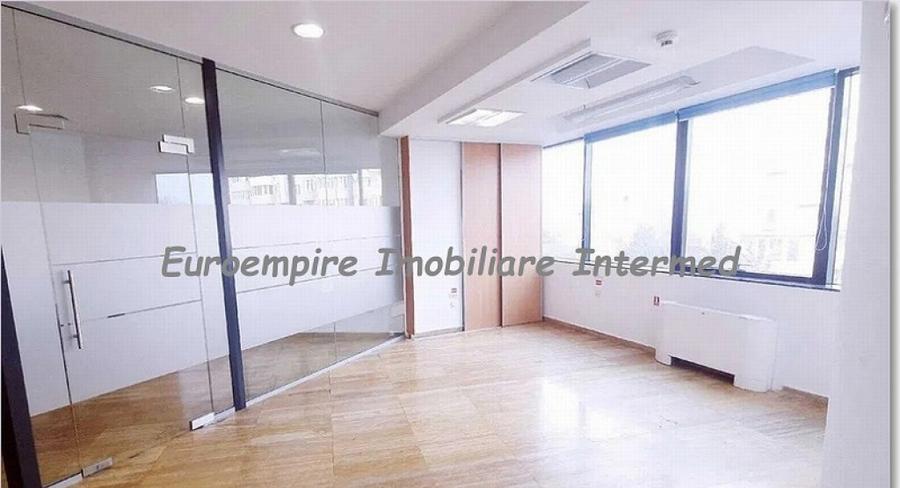 De inchiriat spatiu comercial zona GARA - 7