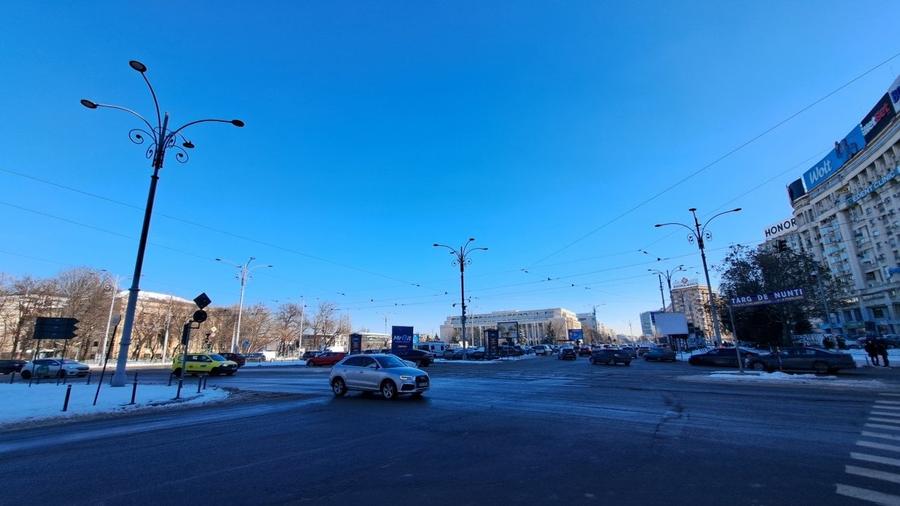 In curand la vanzare! 2 camere P.ta Victoriei et. 1 - 2