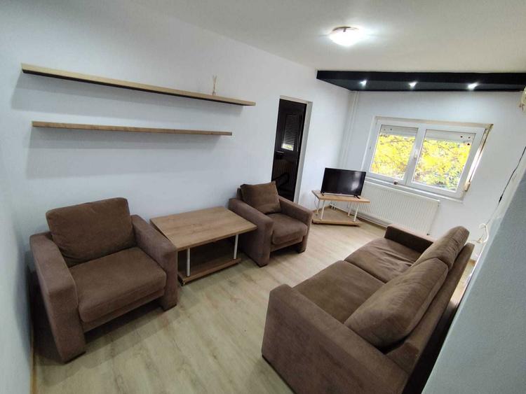 Proprietar vand apartament 2 camere 33 m2,etaj 1,mobilat si utilat - 1