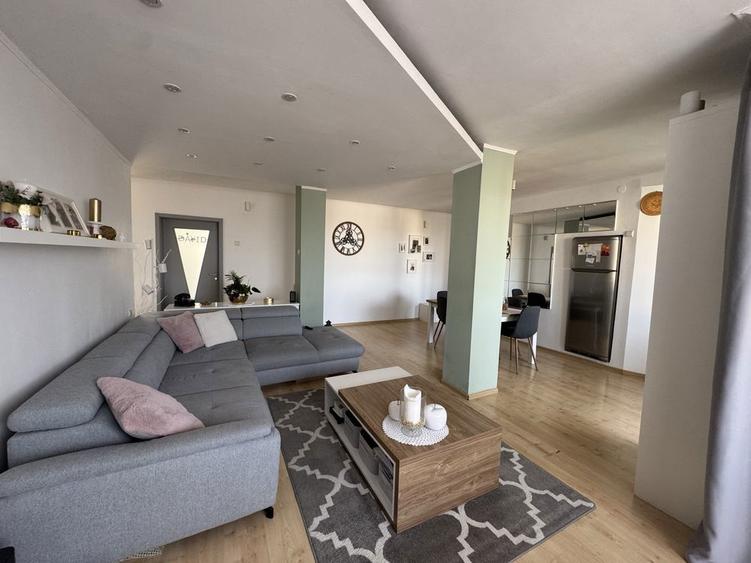 Apartament cu 4 camere decomandat în Centrul Civic