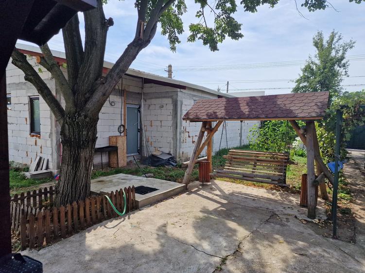 Casă cu 3 camere în Brăniștari