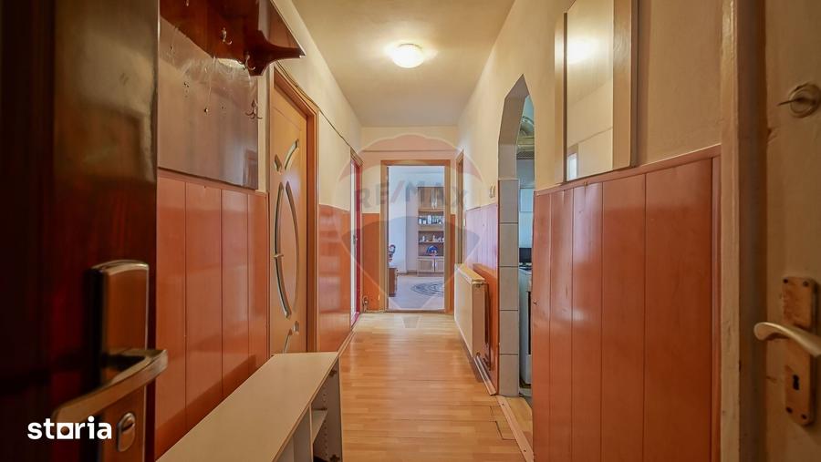 Apartament cu 4 camere în Stupini