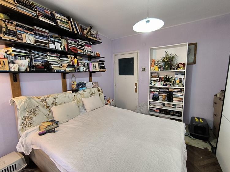 Apartament cu 4 camere semidecomandat în Central