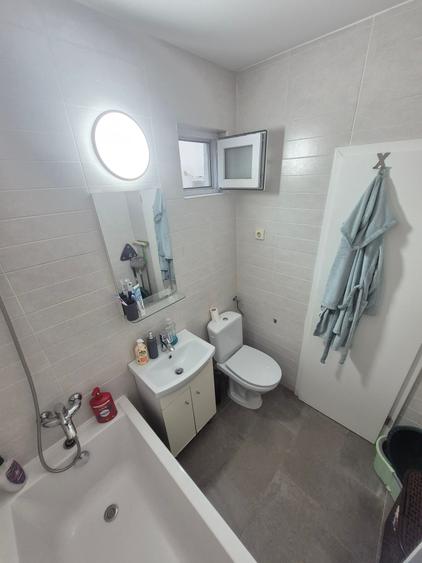 Apartament cu 2 camere decomandat în Lipovei