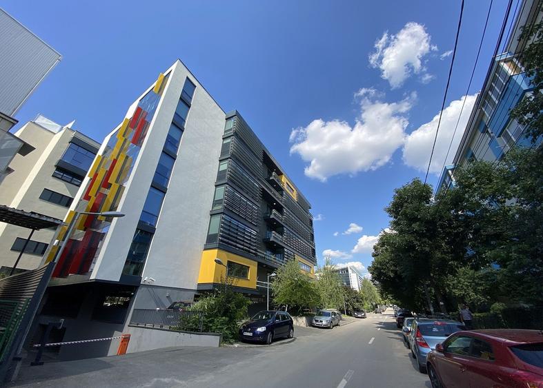 Birou, de 3,617 mp, în Aviației