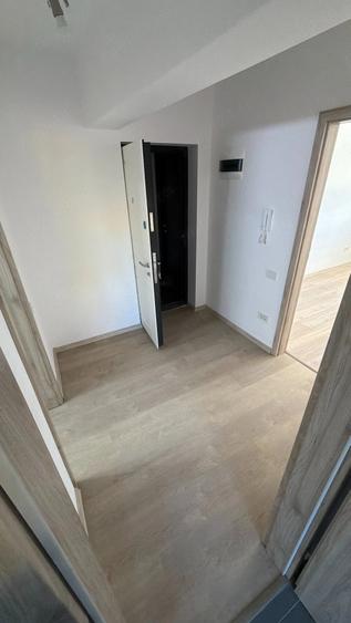Apartament cu 2 camere decomandat în 1 Decembrie