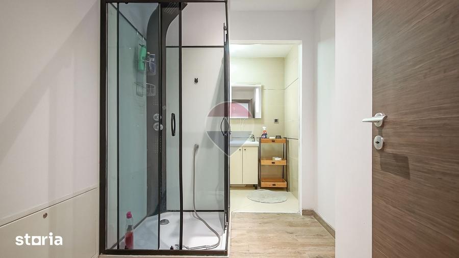 Apartament cu 6 camere în Central