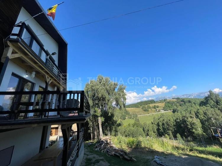 Casă individuală cu 4 camere cu Canalizare în Moieciu