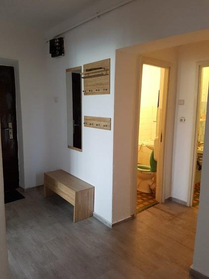 Apartament cu 3 camere decomandat, mobilat în Șagului
