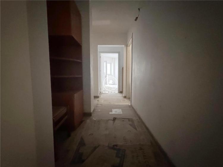 Apartament cu 3 camere decomandat în Cug