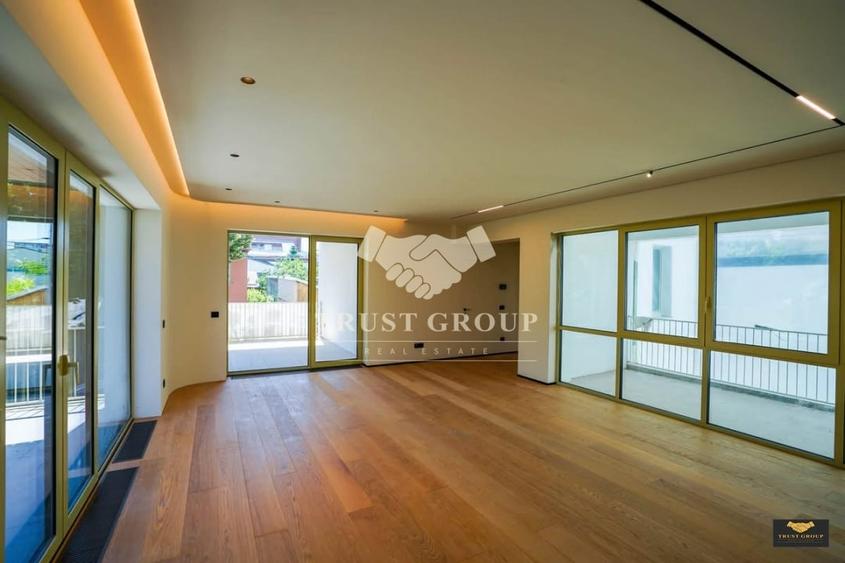 Apartament cu 4 camere decomandat în Domenii