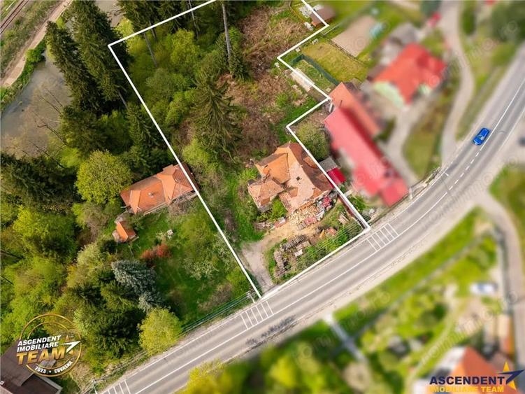 Teren de 3160 mp, în Central