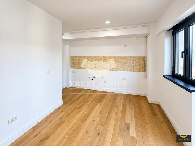 Apartament cu 3 camere decomandat în Polonă