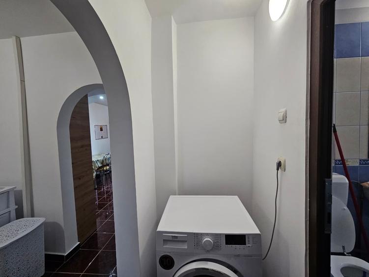 Apartament 3 camere, decomandat, etajul 4 din 4, cu pod, Girocului, comision 0% - 8