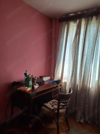 Vand apartament 2 camere Etaj 3 - 3